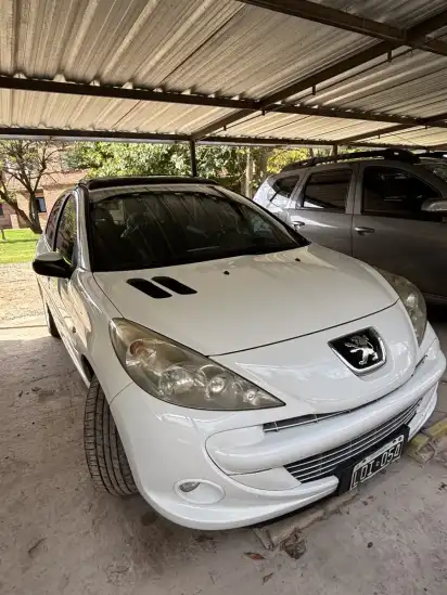 Peugeot 207 1.6 Feline 106Cv Tiptronic 2012 - foto 1