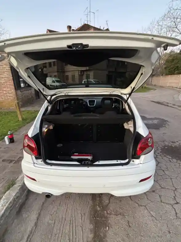 Peugeot 207 1.6 Feline 106Cv Tiptronic 2012 - foto 5