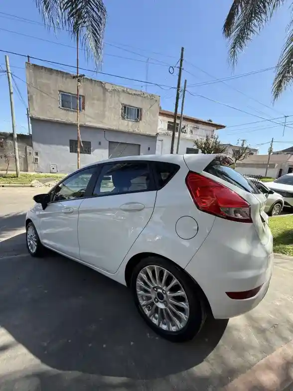 Ford Fiesta Kinetic 1.6 Se 120Cv 2016 - foto 2