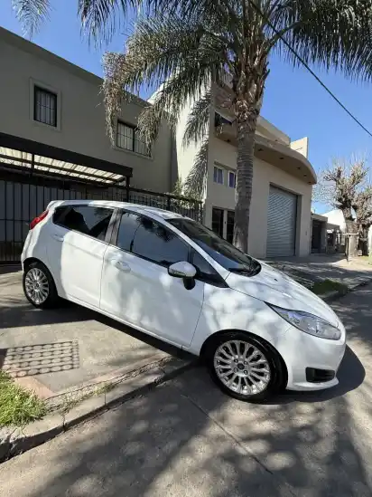 Ford Fiesta Kinetic 1.6 Se 120Cv 2016 - foto 4