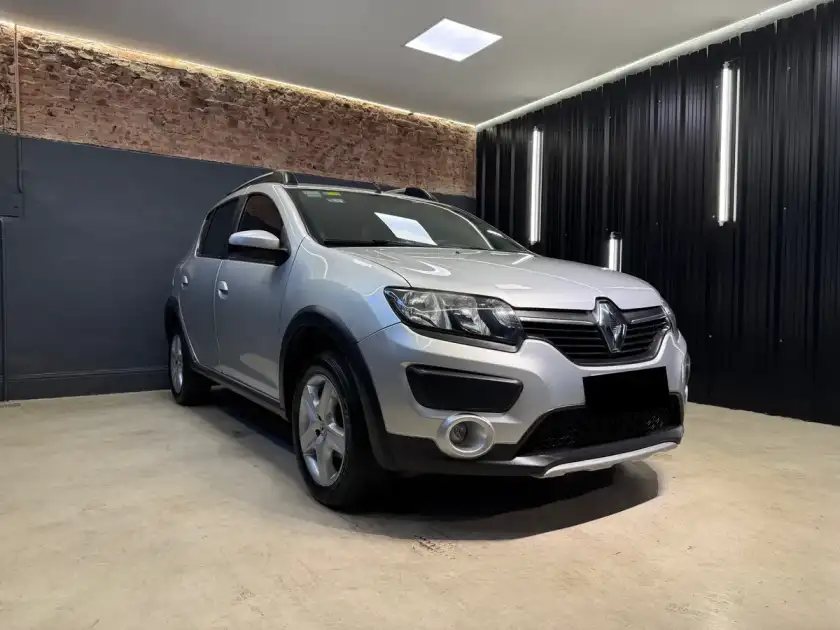 Renault Sandero Stepway 1.6 Expression 105Cv 2017 - foto 2