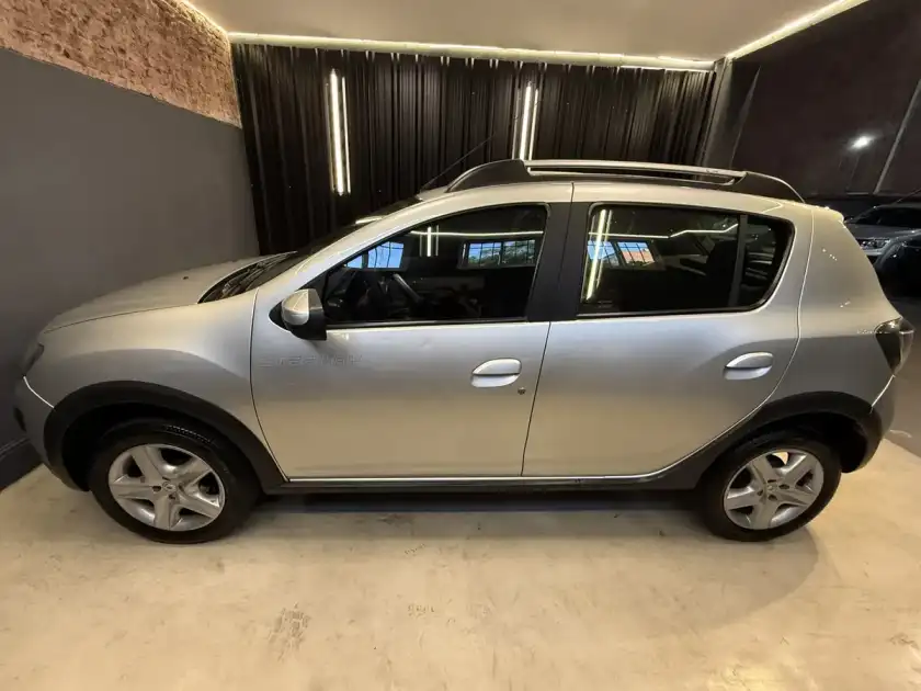Renault Sandero Stepway 1.6 Expression 105Cv 2017 - foto 5