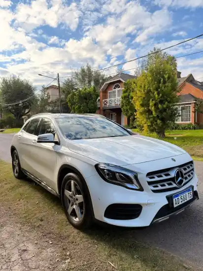 Mercedes-Benz Clase Gla 2.0 Gla250 Amg-Line 211Cv 2019 - foto 2
