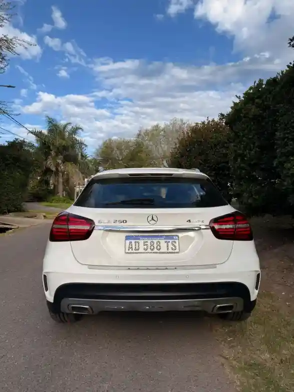 Mercedes-Benz Clase Gla 2.0 Gla250 Amg-Line 211Cv 2019 - foto 4