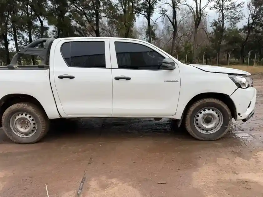Toyota Hilux 2.4 Cd Dx 150Cv 4X4 2019 - foto 2