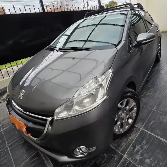 Peugeot 208 1.5 Allure Touchscreen 2015 - foto 1