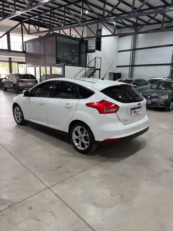 Ford Focus Iii 2.0 Se Plus Mt 2016 - foto 4