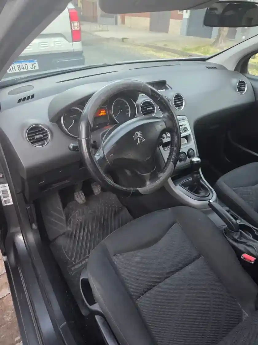 Peugeot 308 1.6 Active Hdi 115Cv 2013 - foto 5