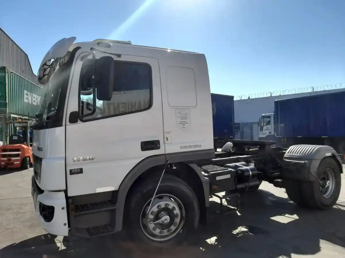 Mercedes-Benz Atego 1725 S Atego 1725 2014 - foto 2