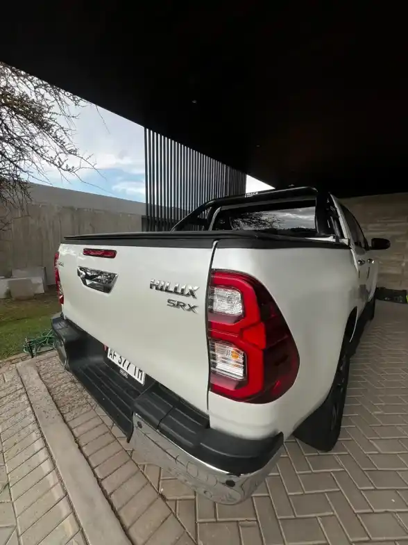 Toyota Hilux Pick-Up 2.8 Cd Srx 177Cv 4X2 At 2022 - foto 3