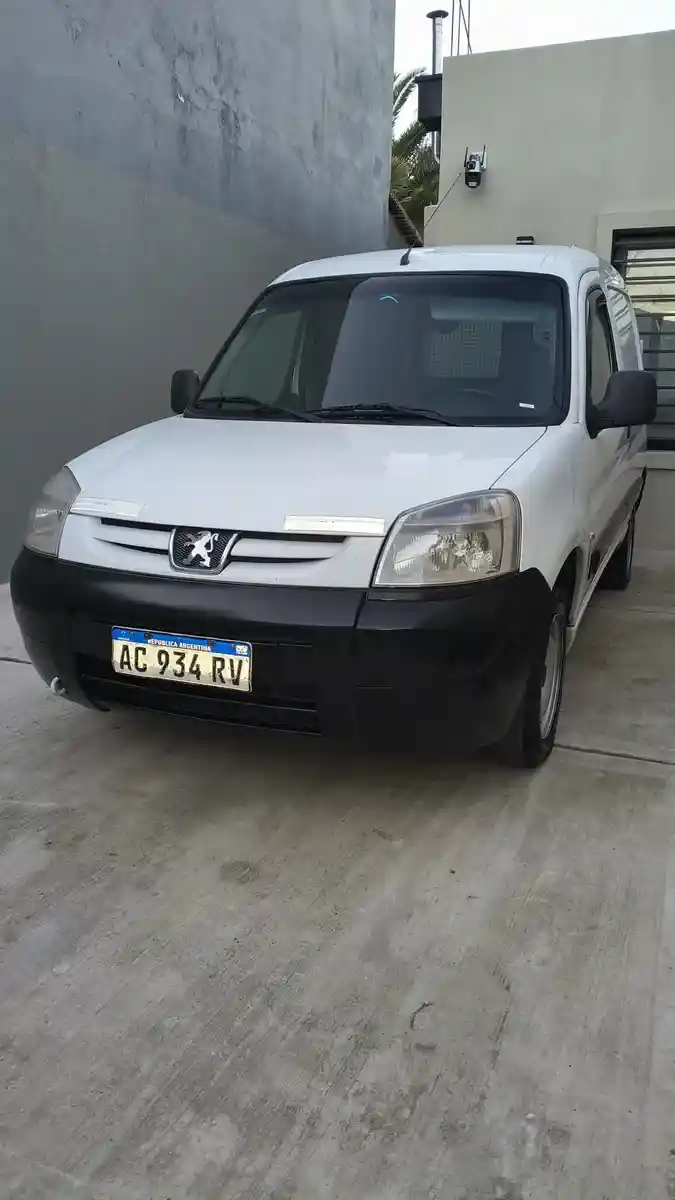 Peugeot Partner 1.6 Furgon Confort 2018 - foto 1