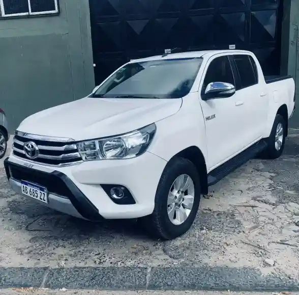 Toyota Hilux 2.8 Cd Srv 177Cv 4X2 2017 - foto 1