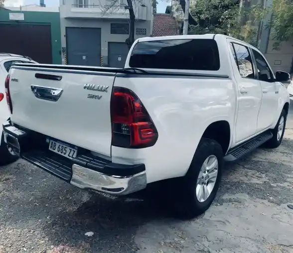 Toyota Hilux 2.8 Cd Srv 177Cv 4X2 2017 - foto 3