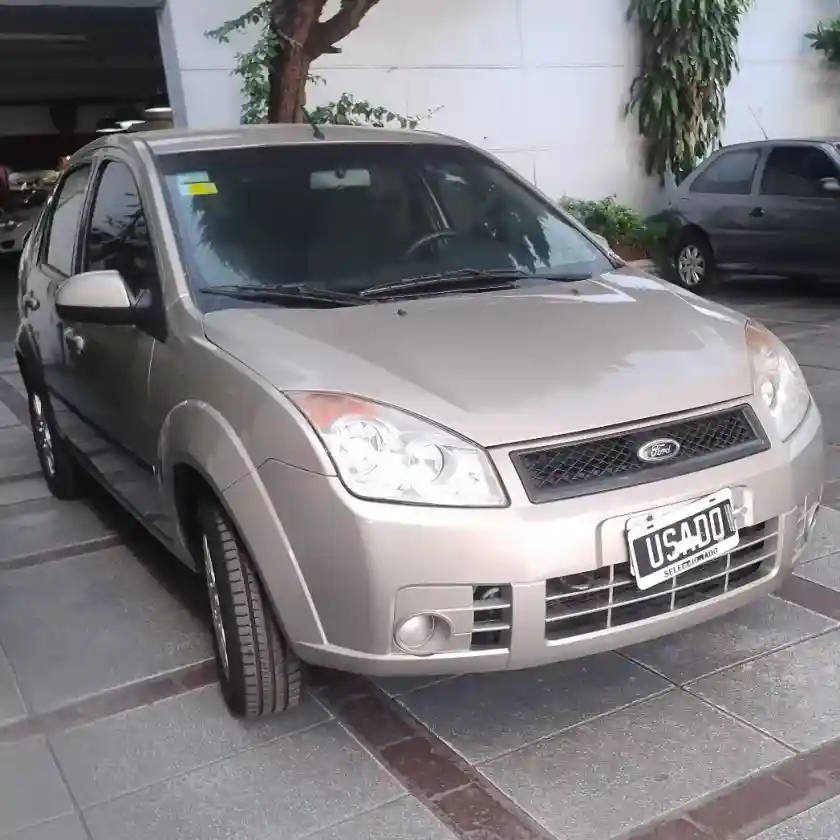 Ford Fiesta Max 1.6 Max Amb 2009 - foto 2