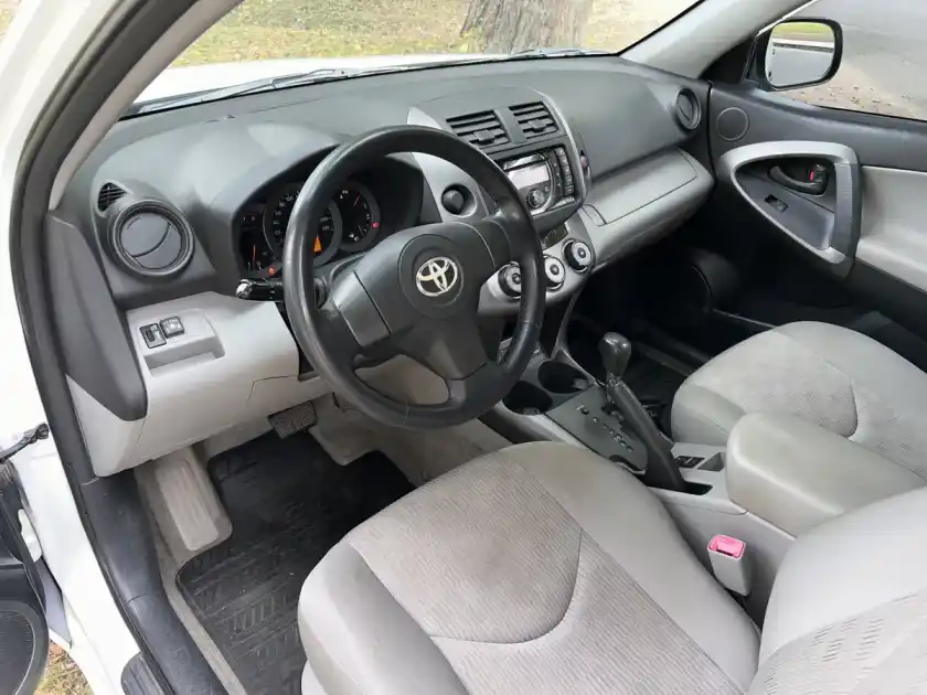 Toyota Rav4 2.4 4X2 At 2012 - foto 3