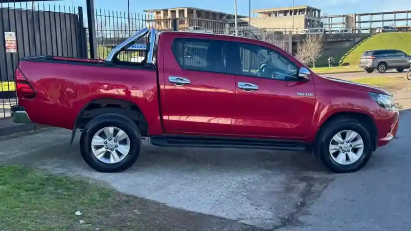Toyota Hilux Pick-Up 2.8 Cd Srv 177Cv 4X2 2016 - foto 2