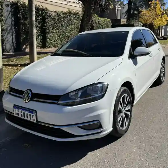 Volkswagen Golf 2018 - foto 1