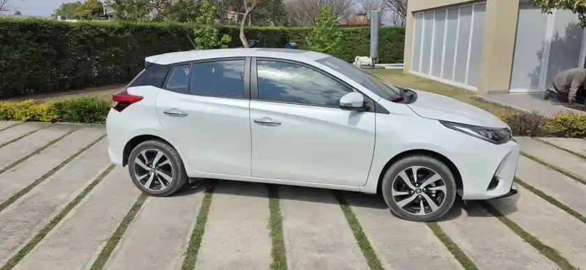 Toyota Yaris S 1.5 107Cv S 2026 - foto 3