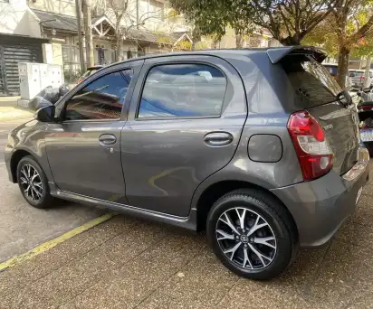Toyota Etios 2022 - foto 1