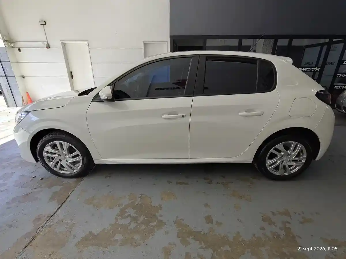Peugeot 208 1.6 Active Tiptronic 2021 - foto 3