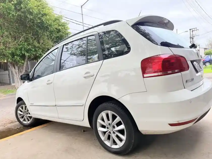 Volkswagen Suran 1.6 Imotion Highline 2015 - foto 3