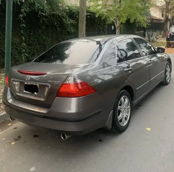 Honda Accord V6 3.0 2006 - foto 4