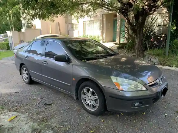 Honda Accord V6 3.0 2006 - foto 5