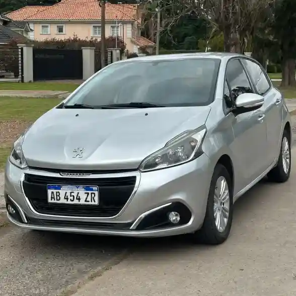 Peugeot 208 1.6 Allure Nav Tiptronic 2017 - foto 1