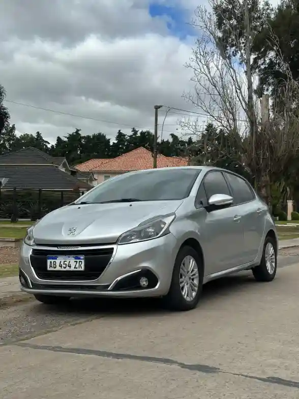 Peugeot 208 1.6 Allure Nav Tiptronic 2017 - foto 5