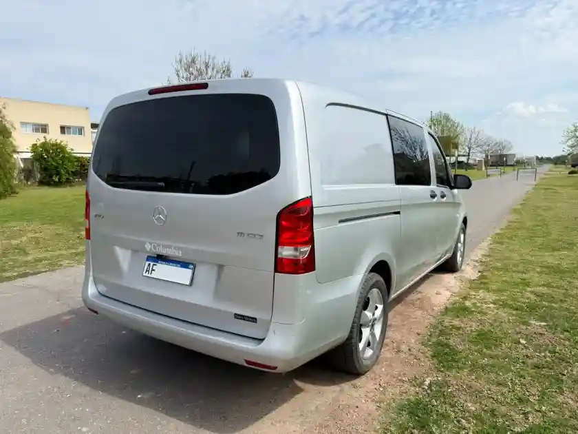 Mercedes-Benz Vito 1.6 111 Cdi Furgon Mixto Aa 114Cv 2022 - foto 3