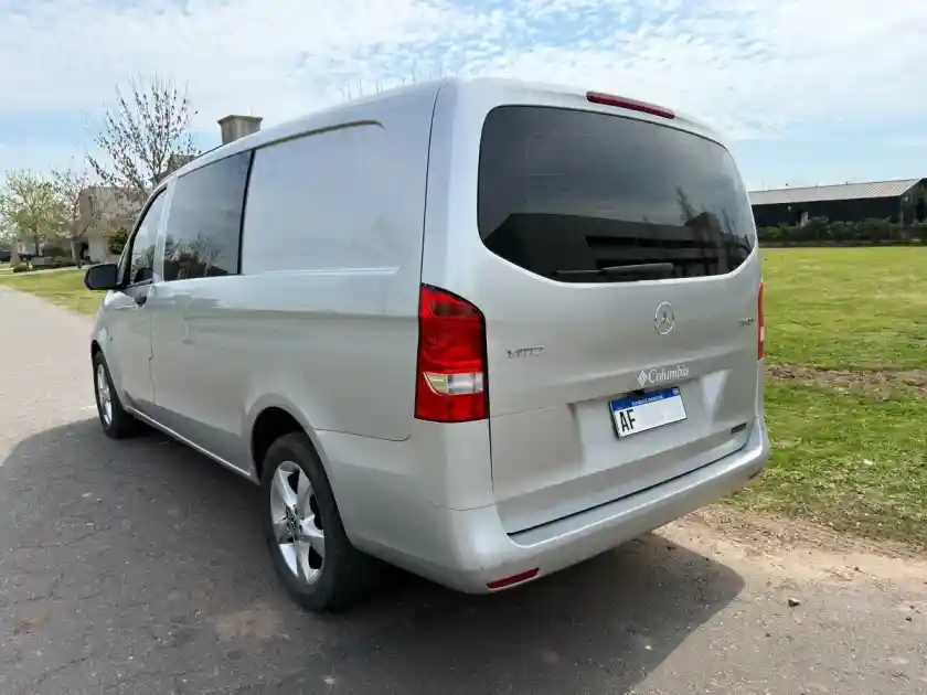 Mercedes-Benz Vito 1.6 111 Cdi Furgon Mixto Aa 114Cv 2022 - foto 4