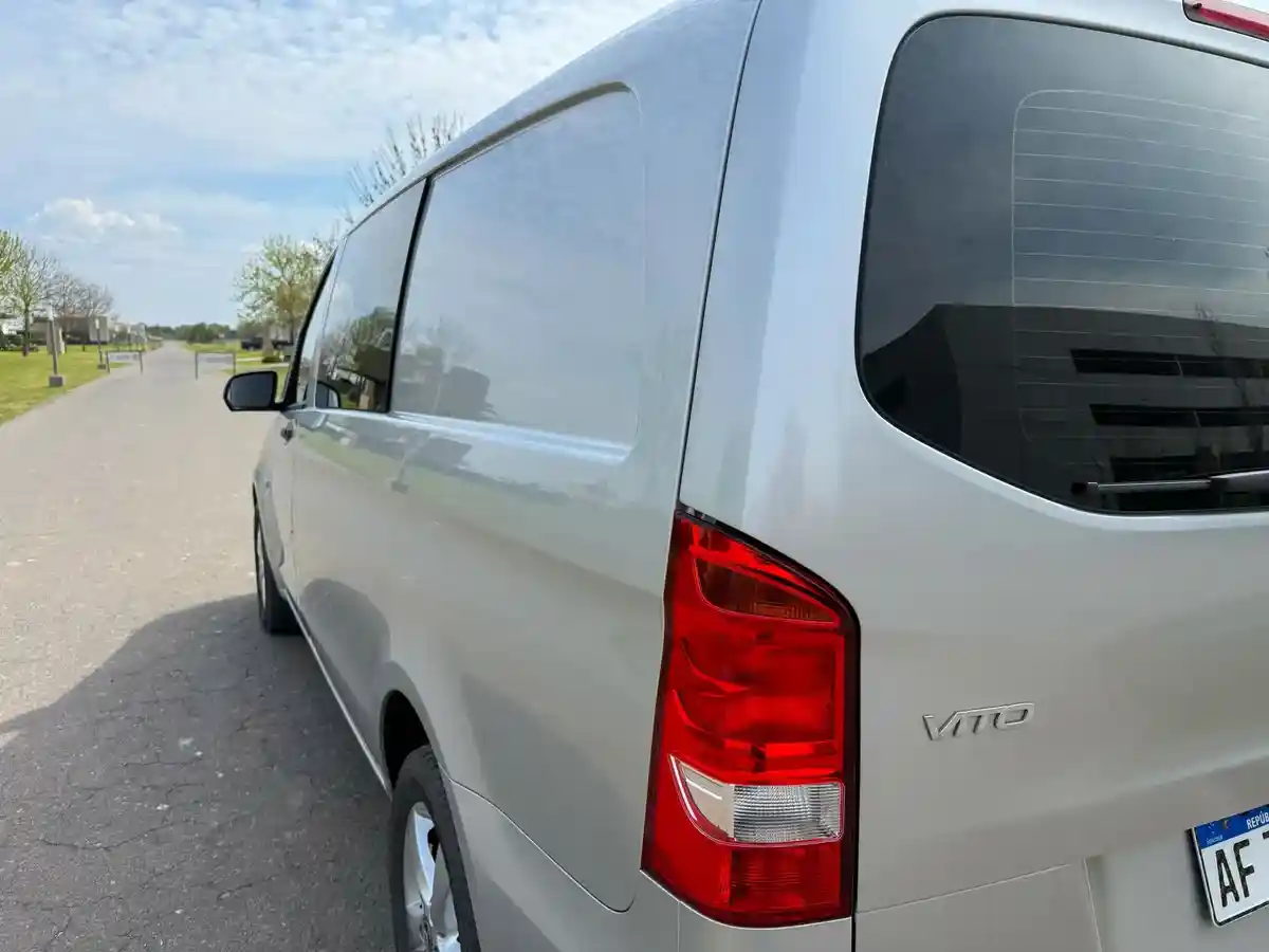 Mercedes-Benz Vito 1.6 111 Cdi Furgon Mixto Aa 114Cv 2022 - foto 5