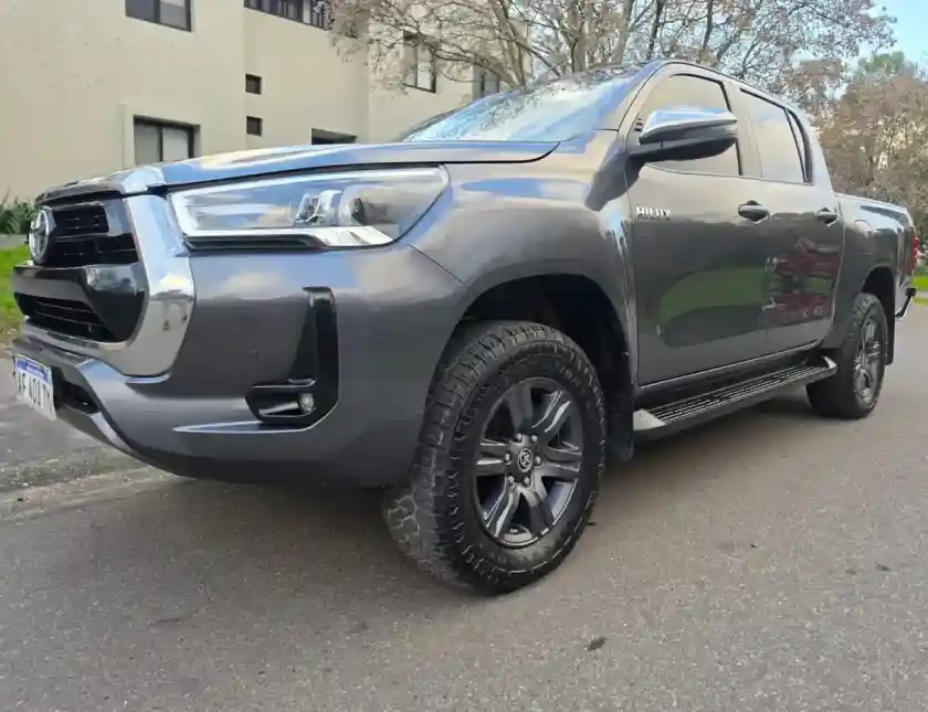 Toyota Hilux Pick-Up 2.8 Cd Srv 204Cv 4X4 At 2022 - foto 1