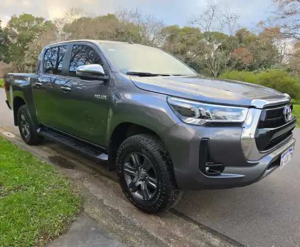 Toyota Hilux Pick-Up 2.8 Cd Srv 204Cv 4X4 At 2022 - foto 2