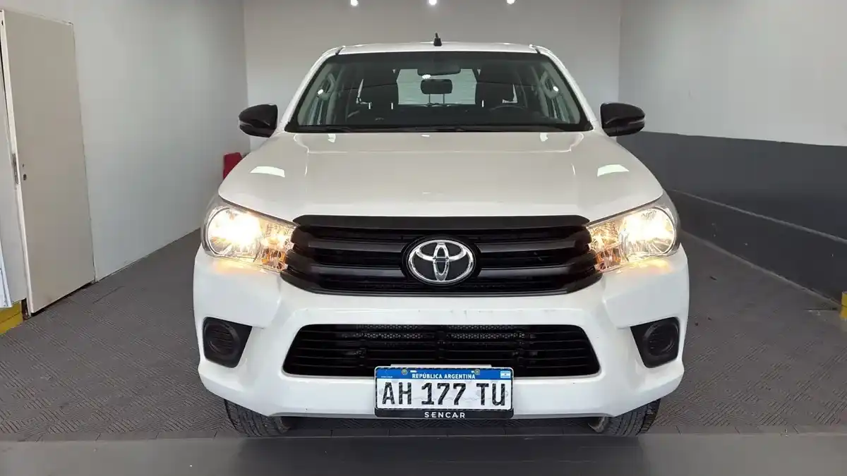 Toyota Hilux Pick-Up 2.4 Dc 2.4 Tdi 6 Mt 2025 - foto 2