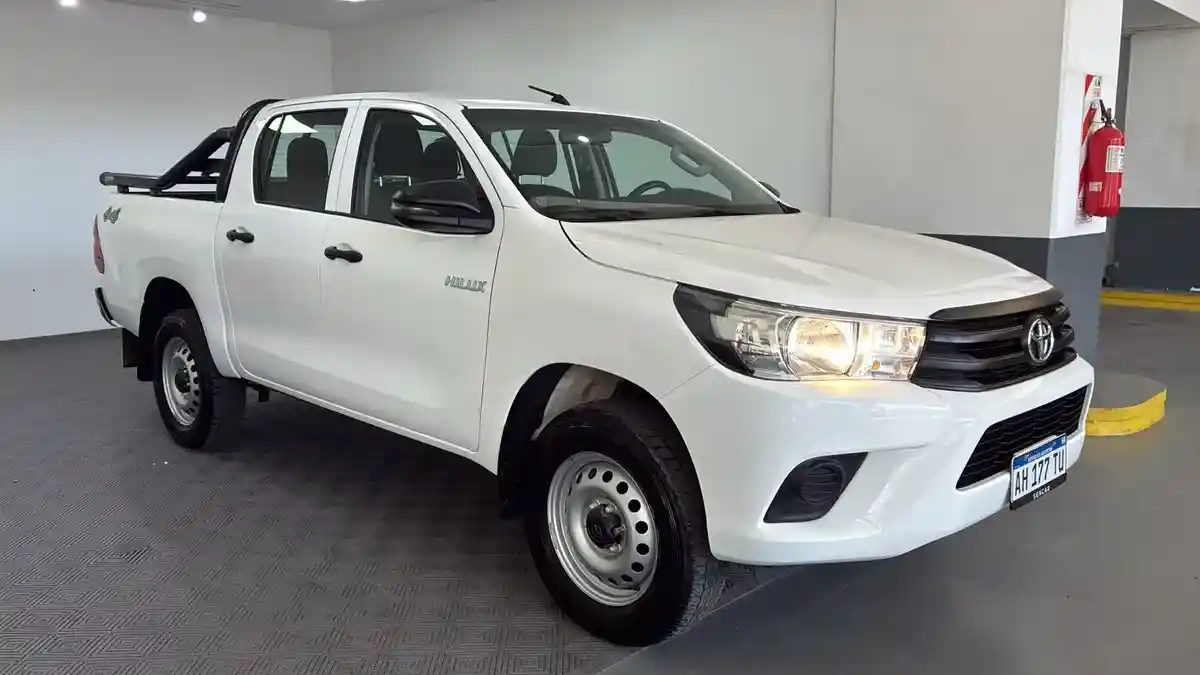 Toyota Hilux Pick-Up 2.4 Dc 2.4 Tdi 6 Mt 2025 - foto 3