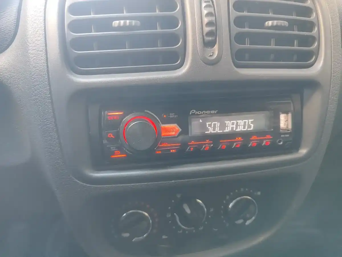 Renault Clio 1.2 Mio Confort Plus Abs Abcp 2014 - foto 4