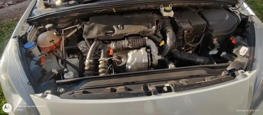 Peugeot 408 1.6 Allure Pack Hdi 115Cv 2018 - foto 4