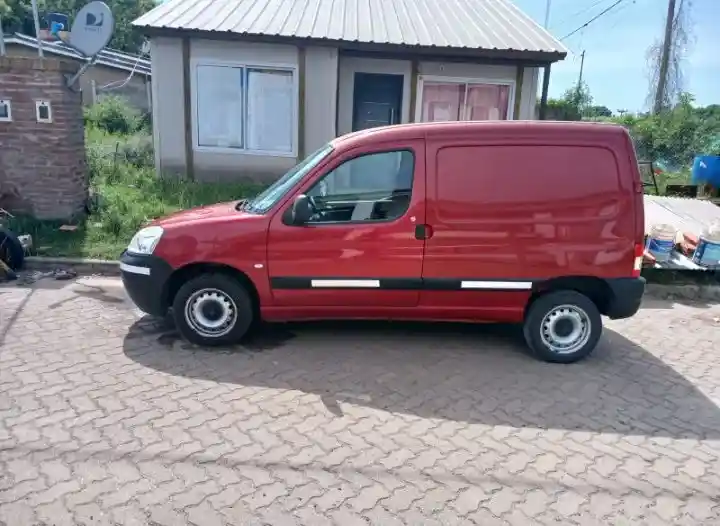 Citroën Berlingo 1.6 Hdi 92 Bussines 2020 - foto 4