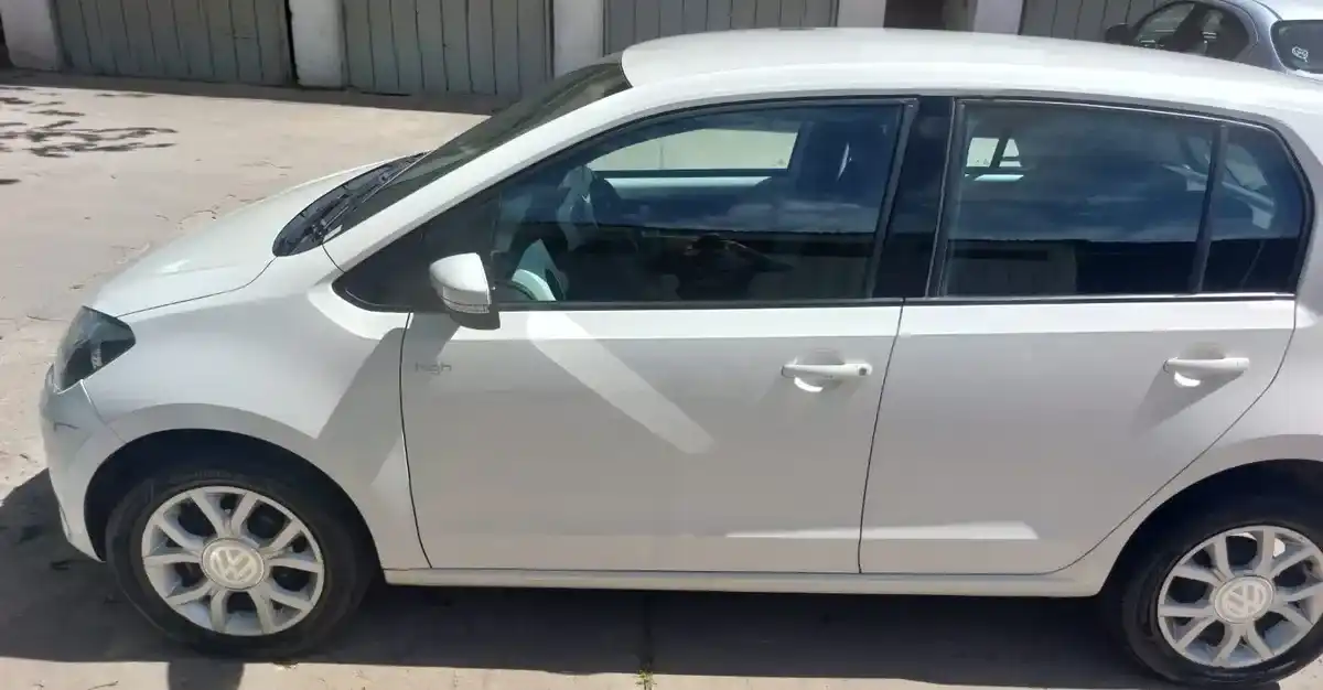 Volkswagen Up! 1.0 High Up! 75Cv 5 P 2016 - foto 2