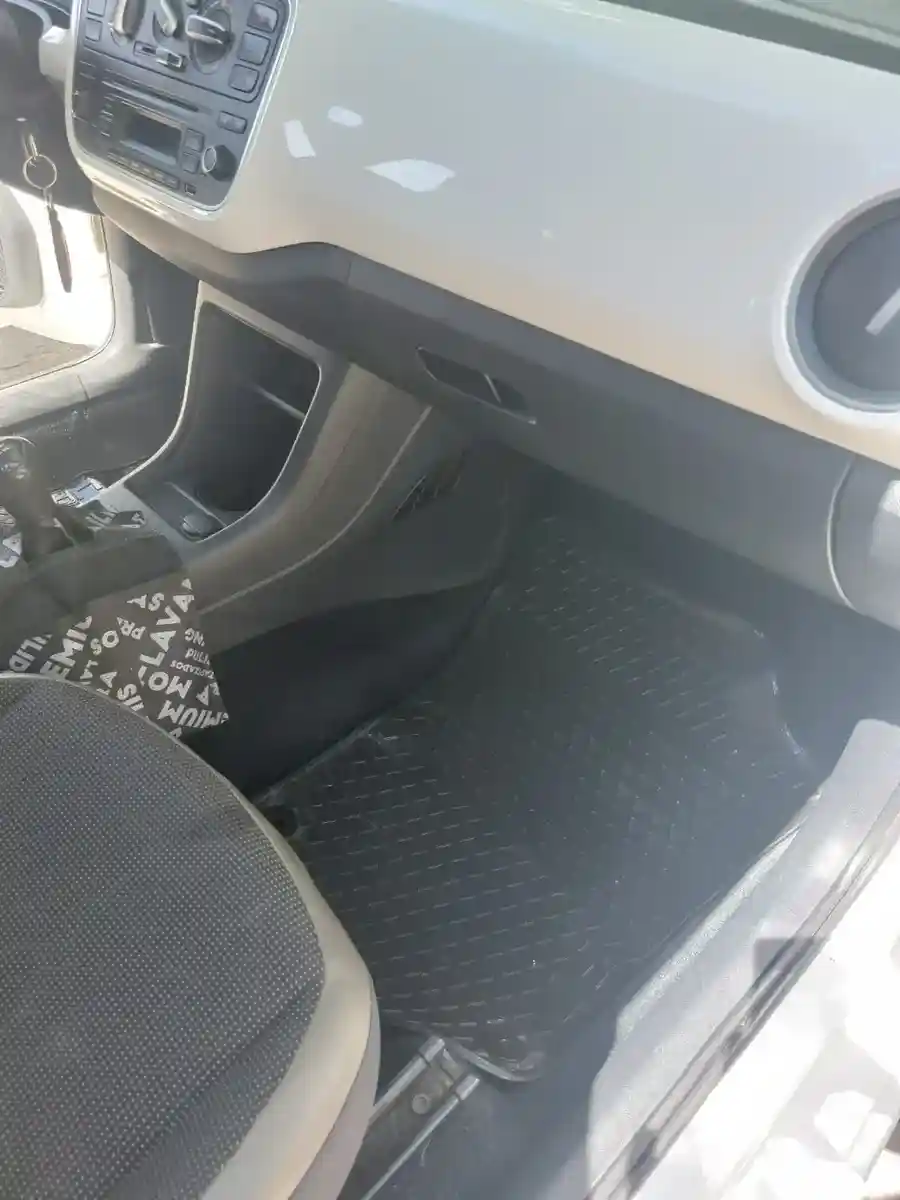 Volkswagen Up! 1.0 High Up! 75Cv 5 P 2016 - foto 5
