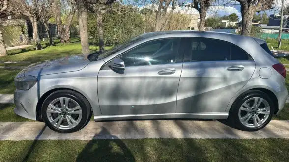Mercedes-Benz Clase A 1.6 A200 Urban 156Cv 2017 - foto 2