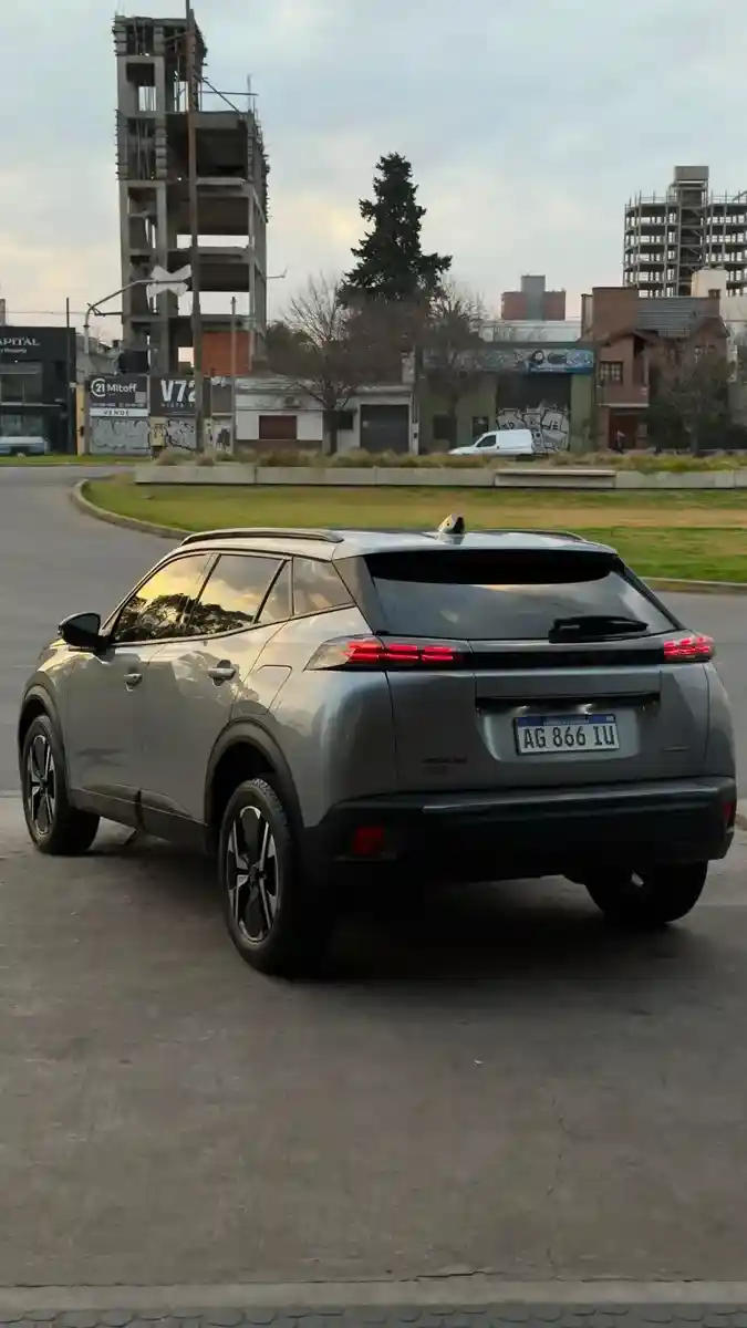 Peugeot 2008 1.0T Active 2024 - foto 3