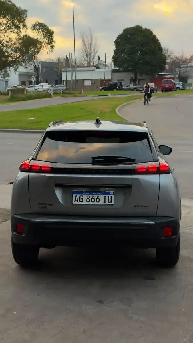 Peugeot 2008 1.0T Active 2024 - foto 4