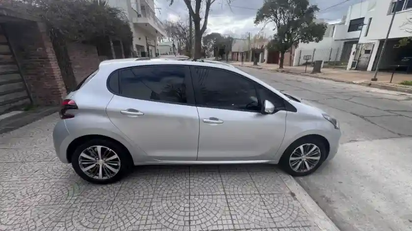 Peugeot 208 1.6 Allure 2017 - foto 5