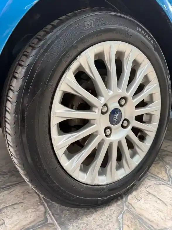 Ford Fiesta Kinetic 1.6 Se 120Cv 2014 - foto 5