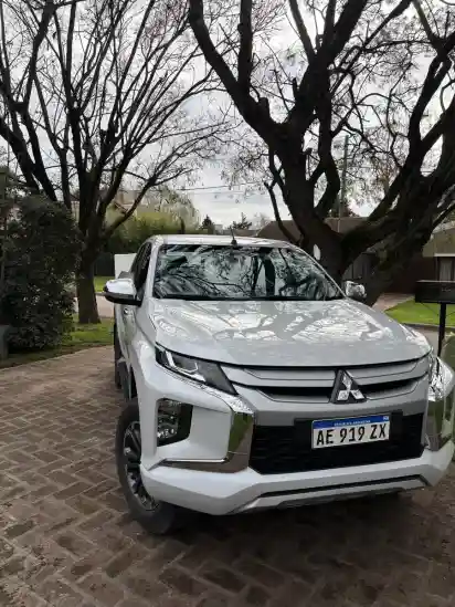 Mitsubishi L200 2.4 Di-D High Power 181Cv Cuero 2020 - foto 3