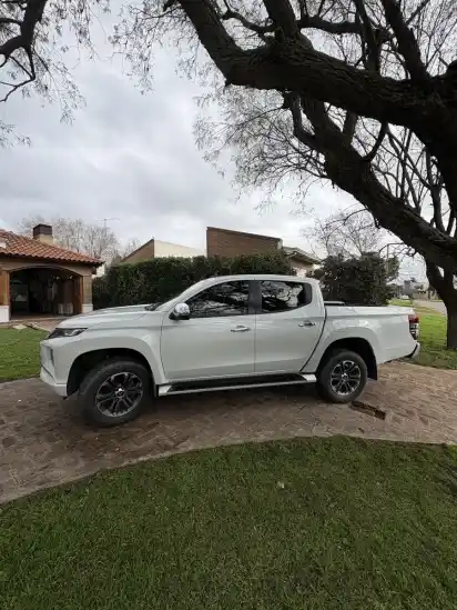 Mitsubishi L200 2.4 Di-D High Power 181Cv Cuero 2020 - foto 4