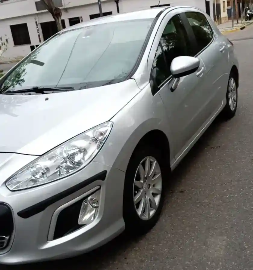 Peugeot 308 1.6 Active Hdi 115Cv 2013 - foto 1