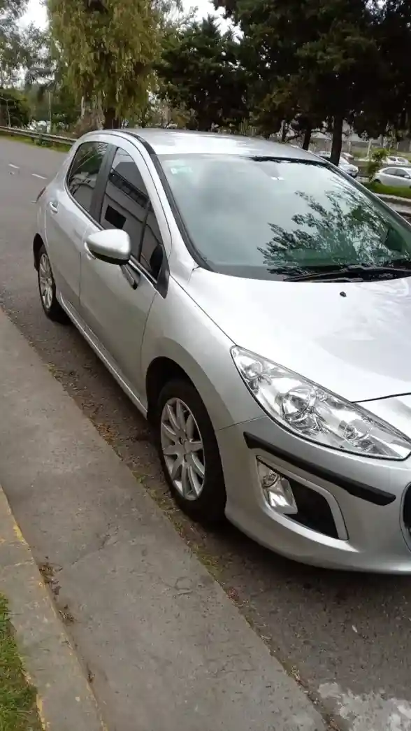 Peugeot 308 1.6 Active Hdi 115Cv 2013 - foto 2